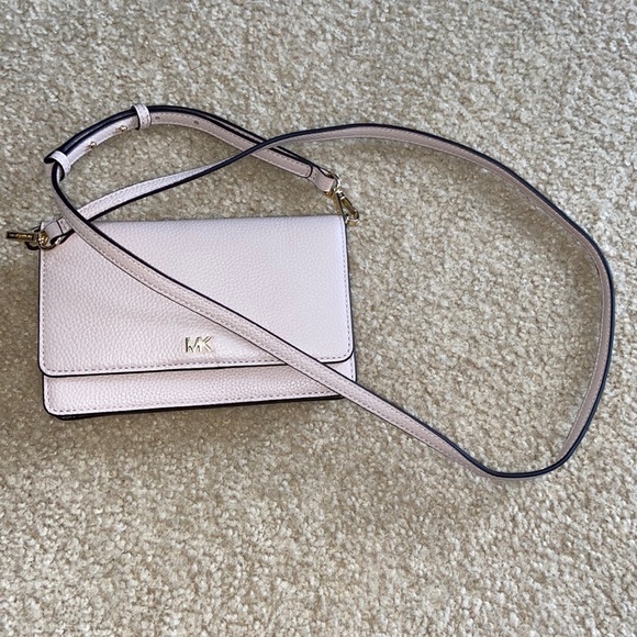 Michael Kors Handbags - MK soft pink crossbody